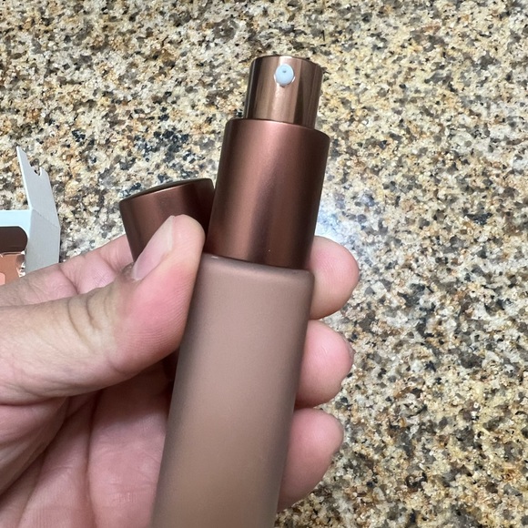 NATASHA DENONA
 Hy-Sculpt Liquid Bronzer - Picture 5 of 7